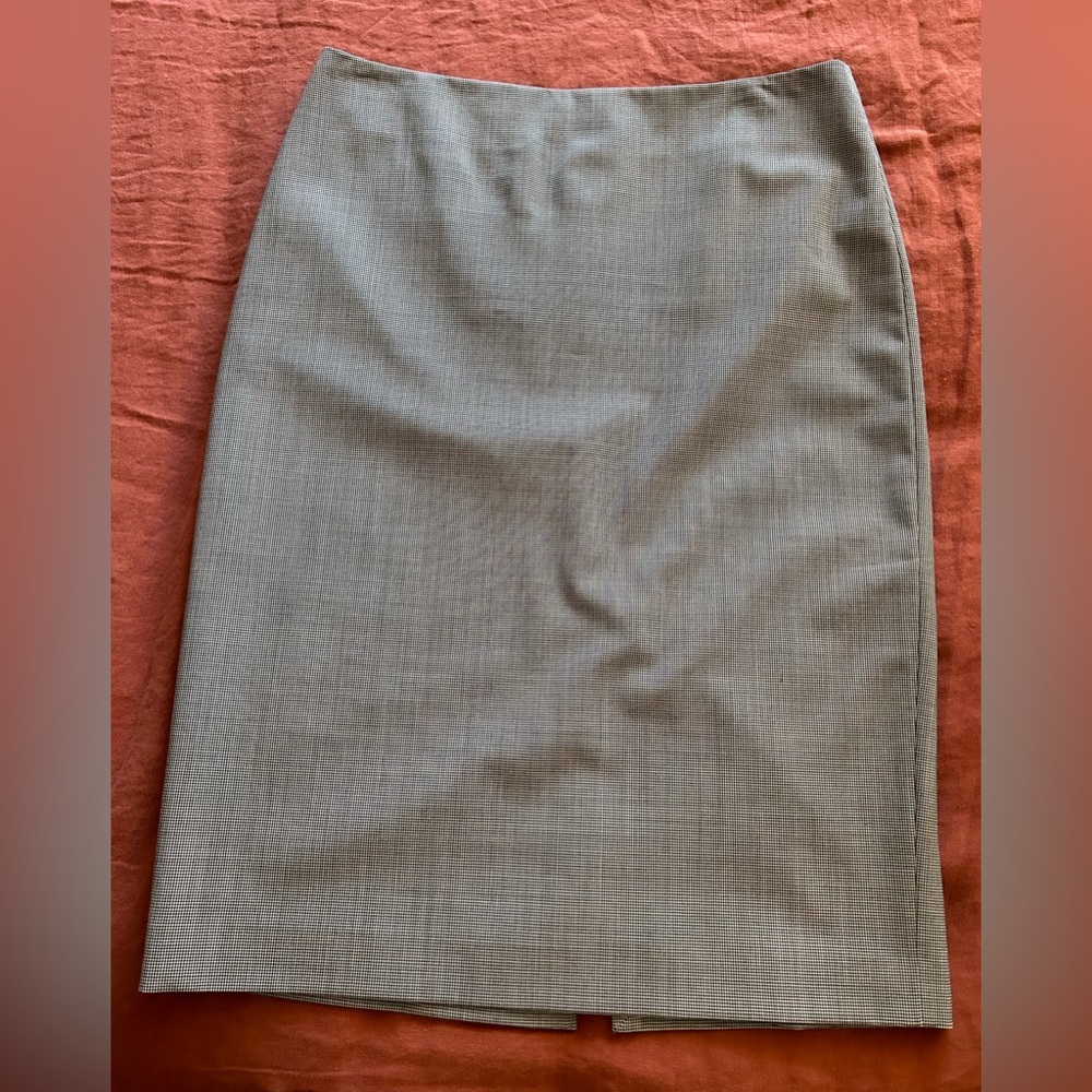 Theory Slim Pencil Skirt in Houndstooth Stretch Wool - Sz 6